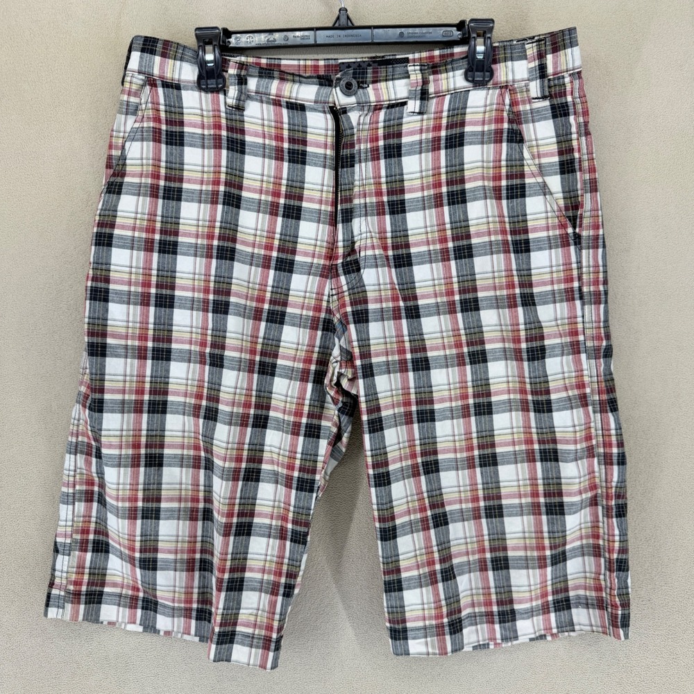 AVIREX Mens Plaid Cargo Shorts Size 34 Red White Black Casual‎ Cotton
